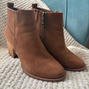 Blondo Noa Tan Waterproof Ankle Booties Size 7
